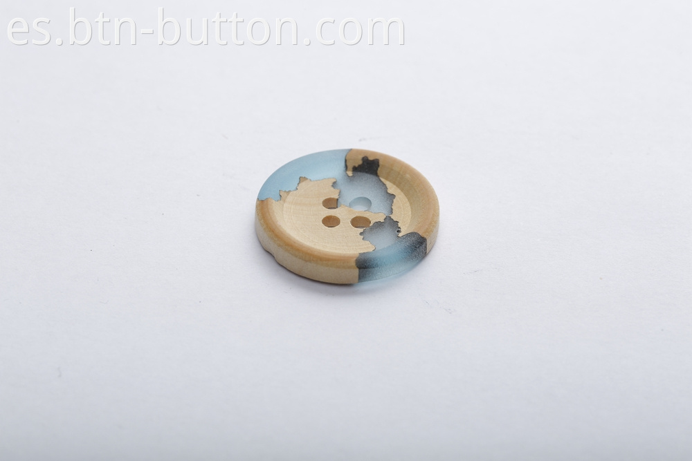 Wooden buttons for knitwear